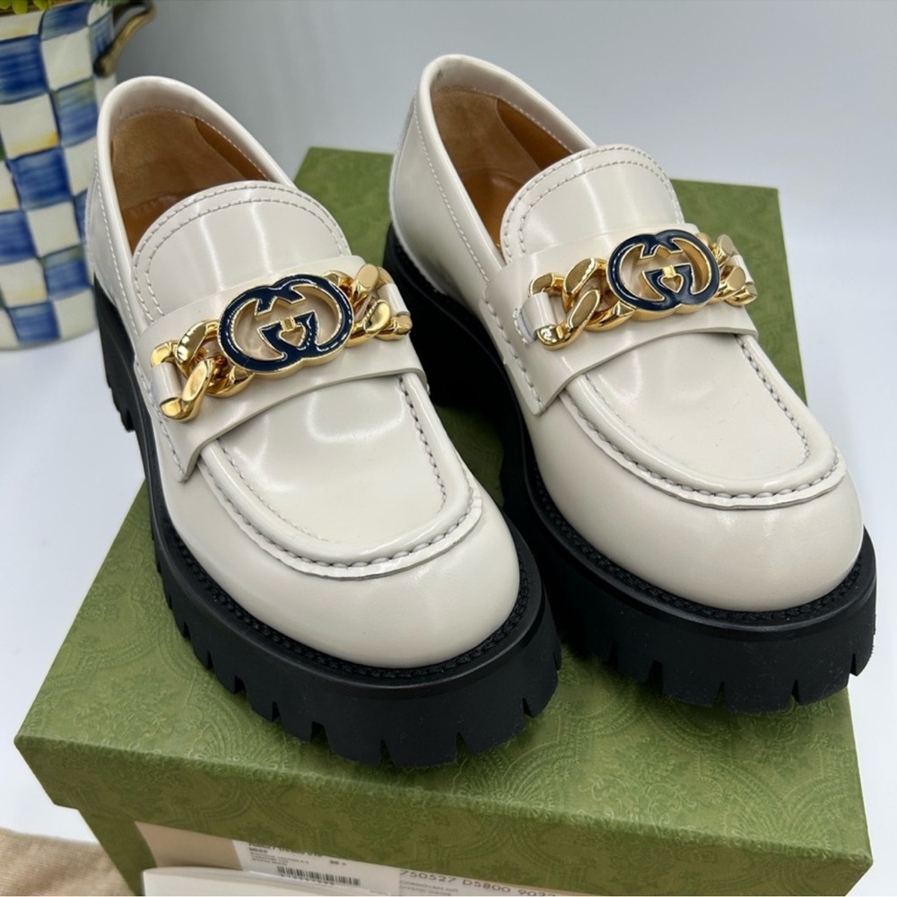 SOLD !!!!!Women’s Gucci, patent leather interlocking GG loafers size 36.5